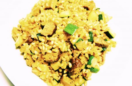 Risotto orkiszowe z tempehem